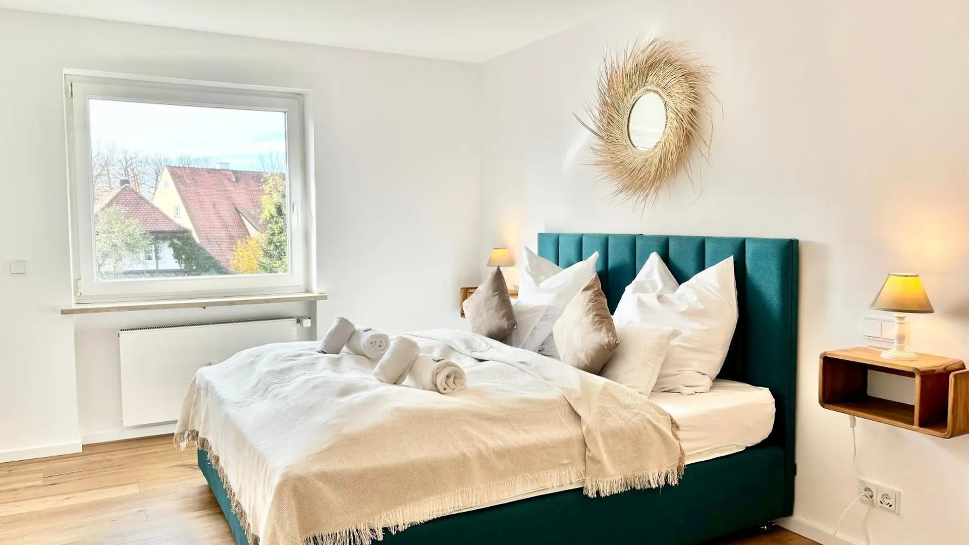 Snug Stays - Design Apartment Mit Sonnenbalkon, Ruhig, Zentral Herrsching am Ammersee Germany