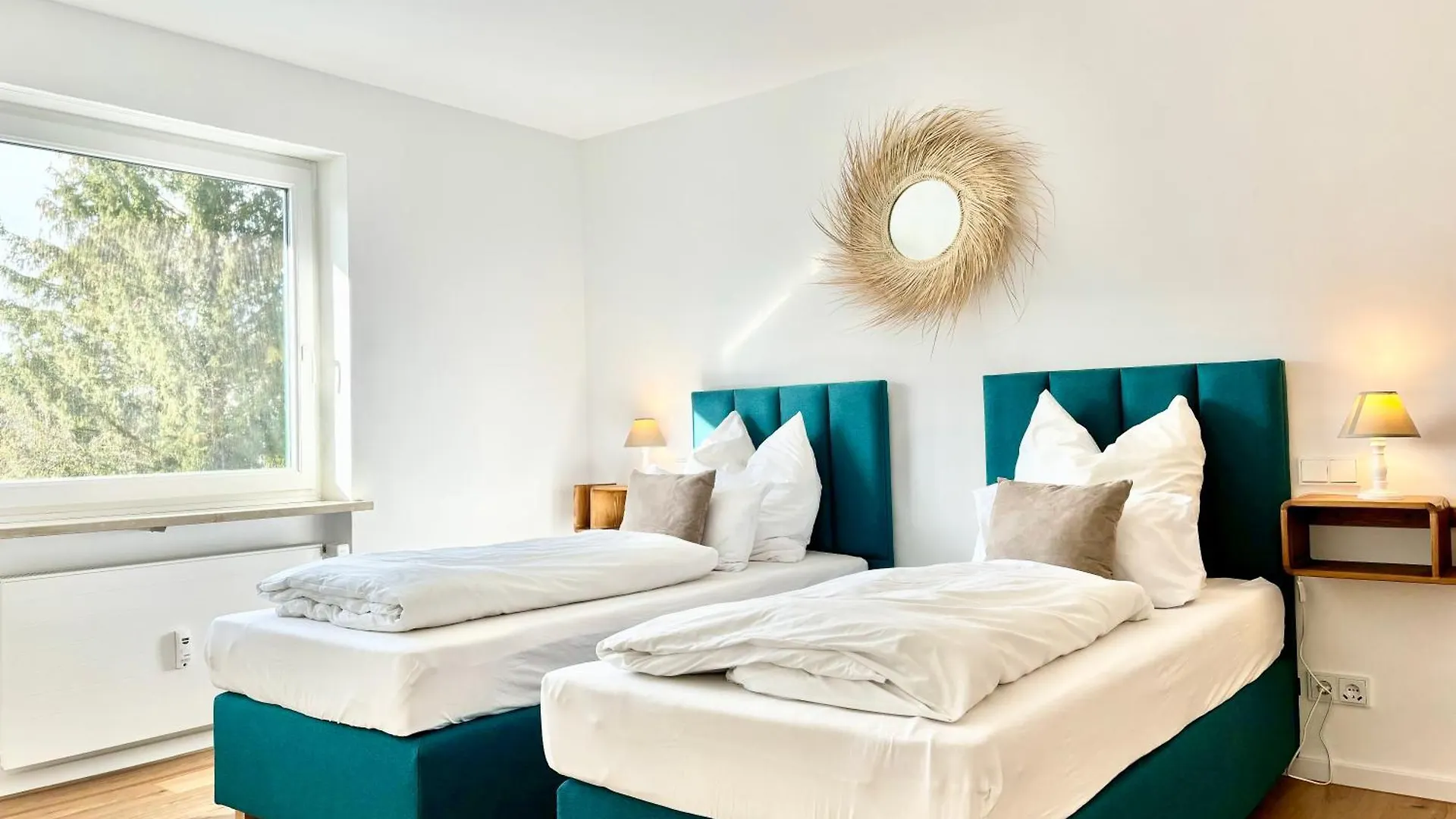 Snug Stays - Design Apartment Mit Sonnenbalkon, Ruhig, Zentral Herrsching am Ammersee 0*,  Germany