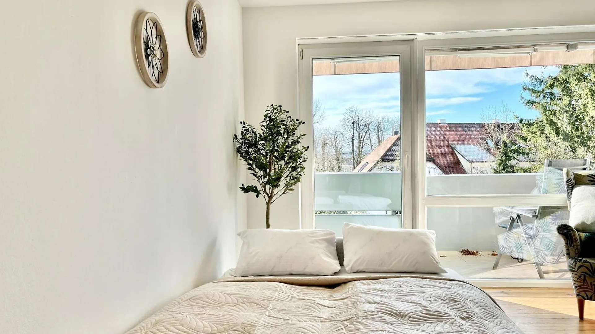 Snug Stays - Design Apartment Mit Sonnenbalkon, Ruhig, Zentral Herrsching am Ammersee Germany
