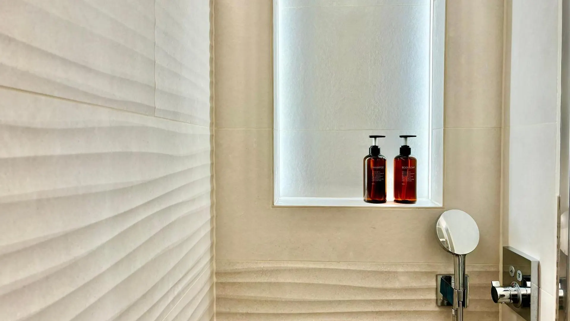 Snug Stays - Design Apartment Mit Sonnenbalkon, Ruhig, Zentral Herrsching am Ammersee Germania